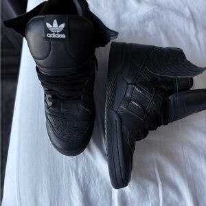Jeremy Scott’s 4.0 sneakers black, like new and rarely worn